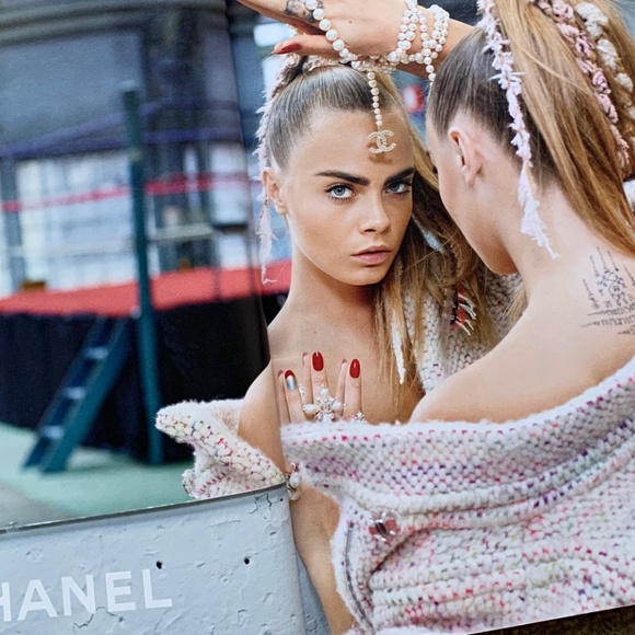 W Magazine Rihanna September 2014 - Picture 7 of 10